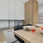 Baltic Waves Stylish With Parking, & Gym By Renters Apartment *