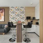 Apartment Baltic Waves Stylish With Parking, & Gym By Renters Misdroy