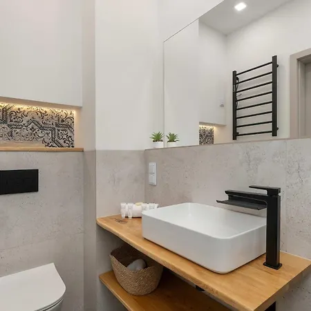 Baltic Waves Stylish With Parking, & Gym By Renters