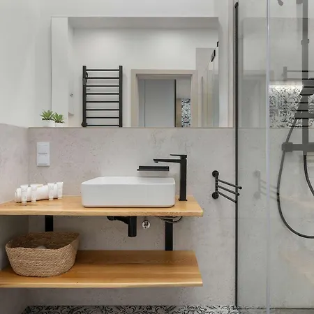 Apartment Baltic Waves Stylish With Parking, & Gym By Renters