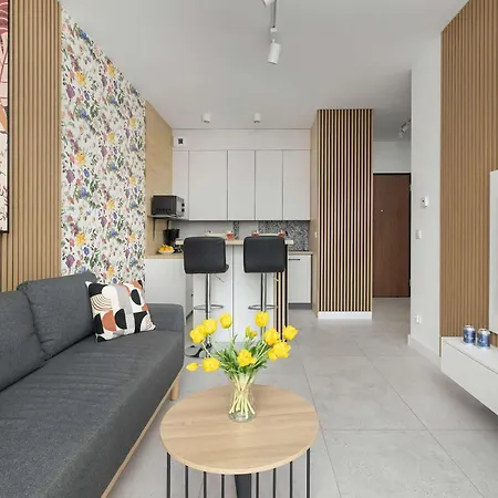 Baltic Waves Stylish With Parking, & Gym By Renters Apartment *
