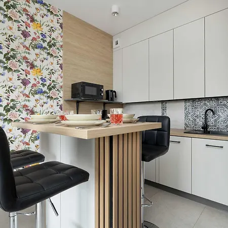 Baltic Waves Stylish With Parking, & Gym By Renters